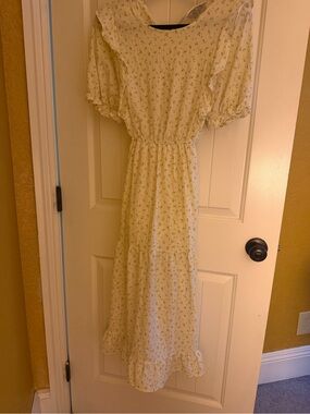 Light Yellow Floral Maxi Dress with Ruffle Sleeves